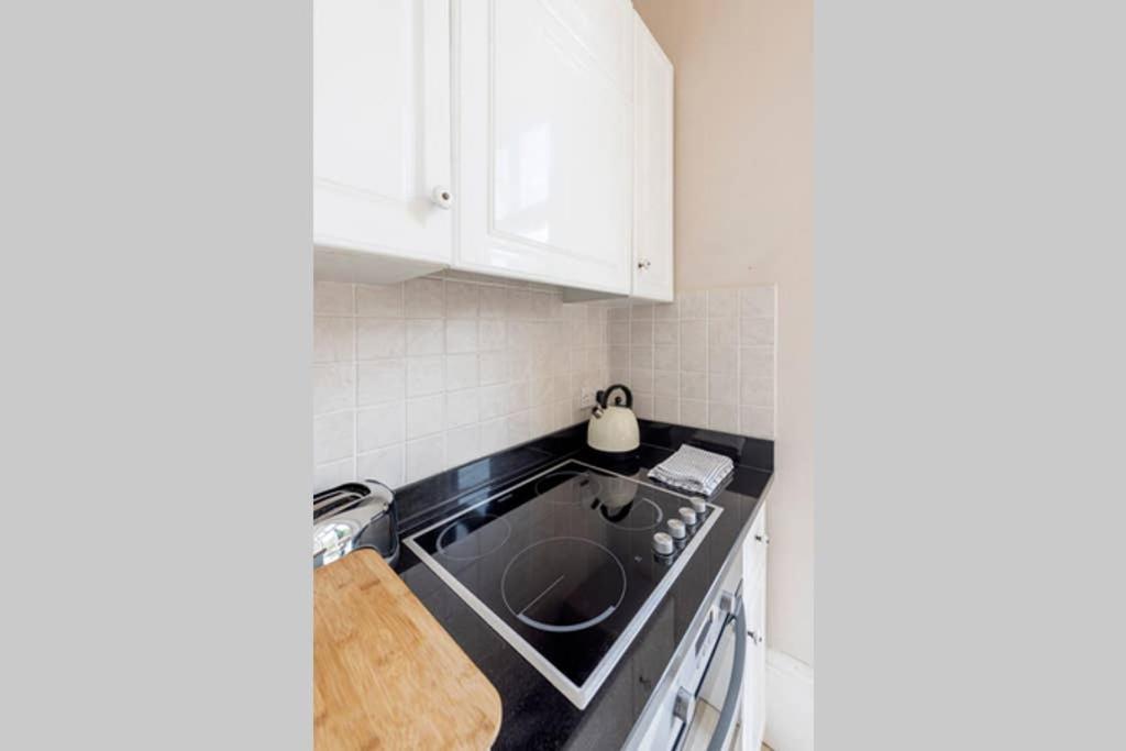 Apartament Beautiful Studio With Private Outside Terrace Bath Zewnętrze zdjęcie